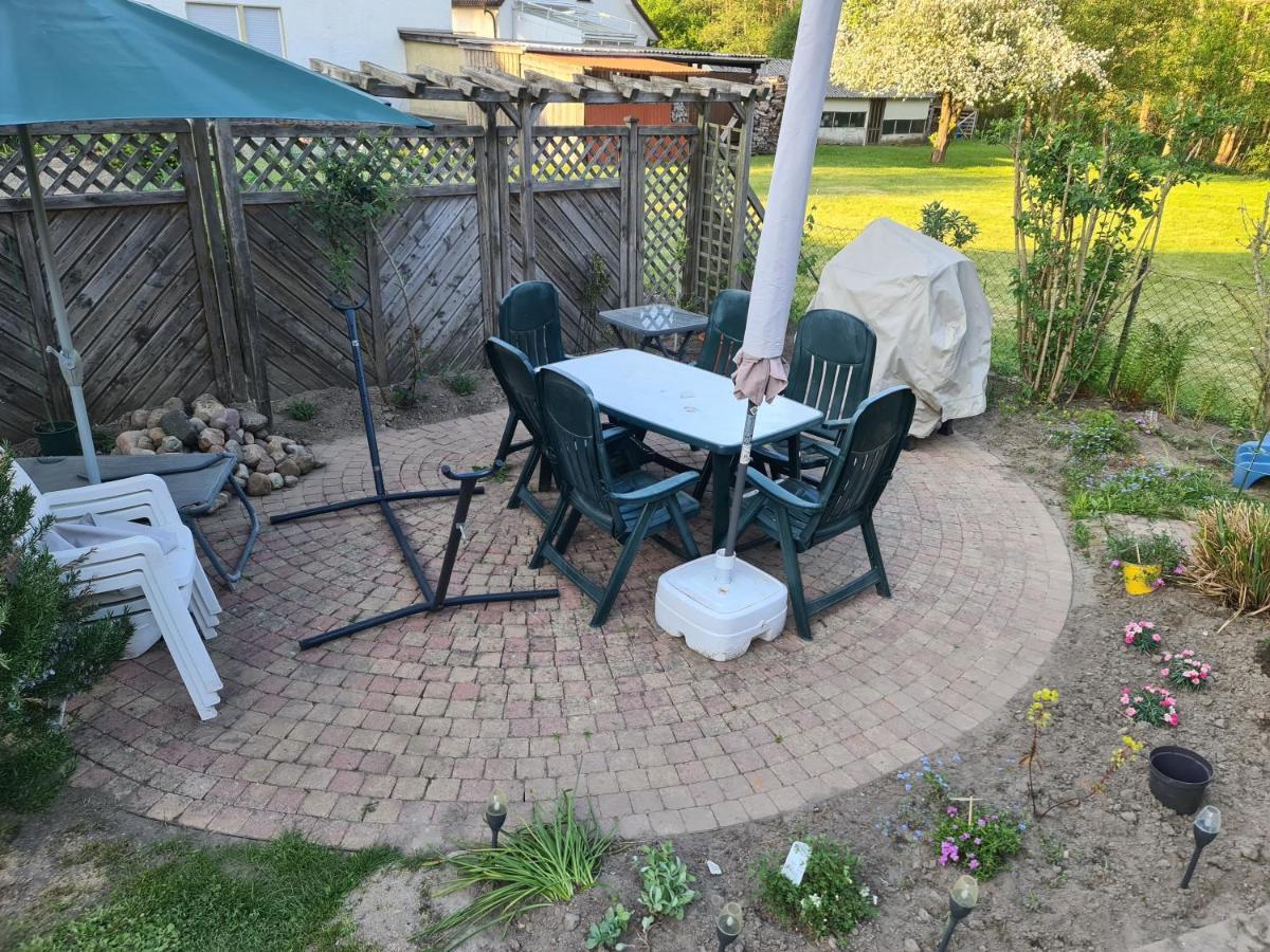 Geraeumiges Ferienhaus In Bad Salzuflen Mit Einfacher Ausstattung, Fuer Geschaeftsreisende, Gruppen Oder Familien Geeignet, 4 Schlafzimmer Exterior foto